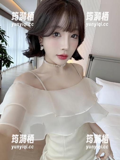 微密圈 - 看徐莉芝Booty的少女写真，气氛比壁纸还要撩