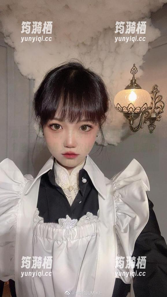 虞姬云霓雀翎，子民们快来看看戚顾儿的套图，是不是又一次让我们相信，生活中真的有仙女！
