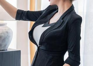 星颜社 – 又一组柴婉艺Averie的礼服套图，太美了，仿佛夏日微风轻拂，忍不住想说一句：这身材，真是好！
