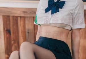 直击你的心窝，杏仁曲奇女神的福利原图，快来体验与曲奇并存的女神魅力！