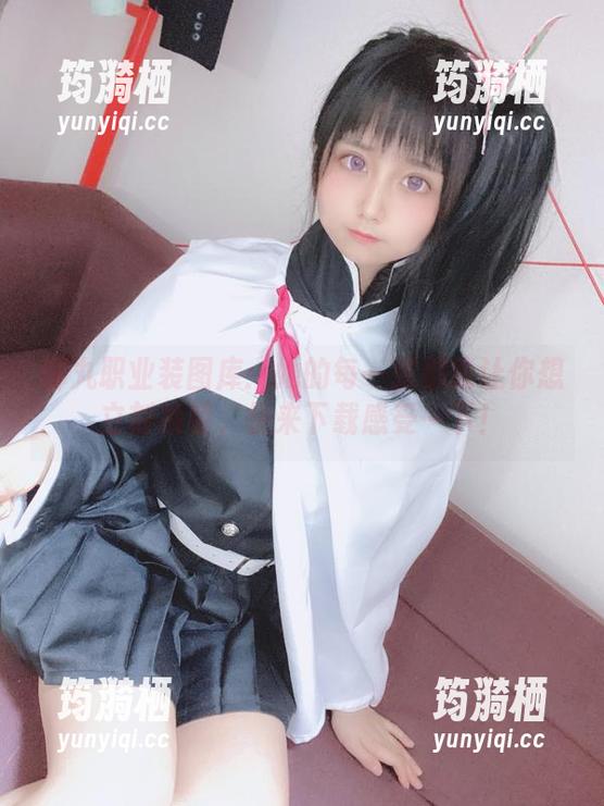 柳丸职业装图库：她的每一张都能让你想立刻换装，快来下载感受一下！
