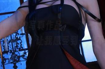 这不是普通的写真作品，桜满三时的“绝区零艾莲乔”让我感受到一丝不安。