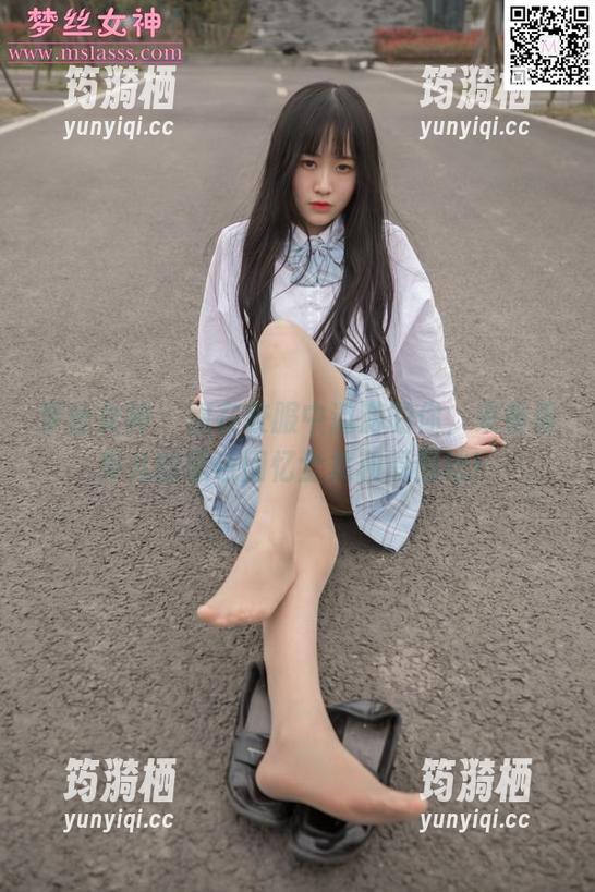 梦丝女神 - 想在校服中遨游的你，来看看乔儿的黑色回忆全集和原图吧！
