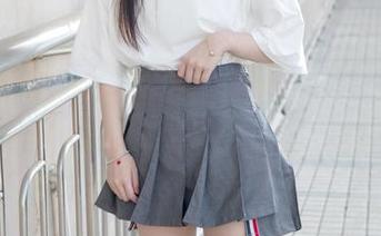 梦丝女神 – 在无圣光的世界里，刘诺的礼服照样美到令人窒息！