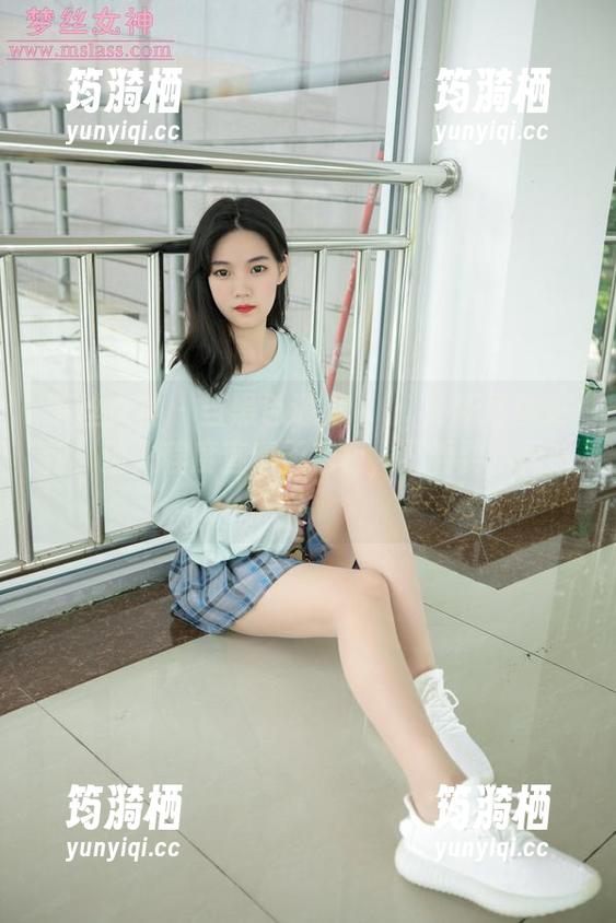 梦丝女神 - 当黑色遇见玥玥：最新写真更新，迷人程度直逼天花板，不看要后悔哦！