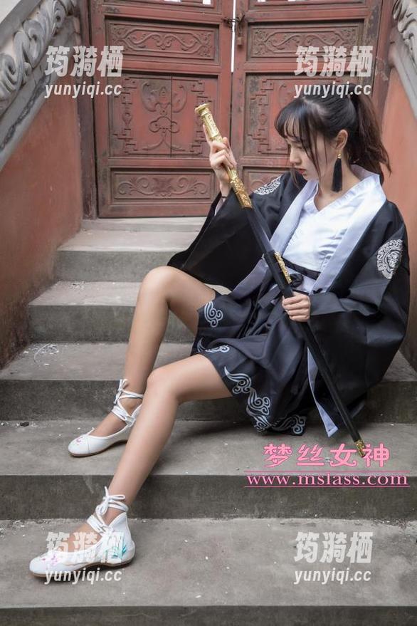 梦丝女神 - 合集来了！观看玥玥在白色空间的瞬间，简直是梦！