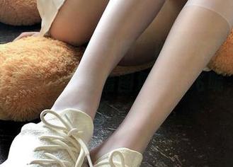 微密圈 – “梦里一只喵”的连衣裙美图，哎呀，我的心情跟着图包一起飞呢，真的太治愈了！