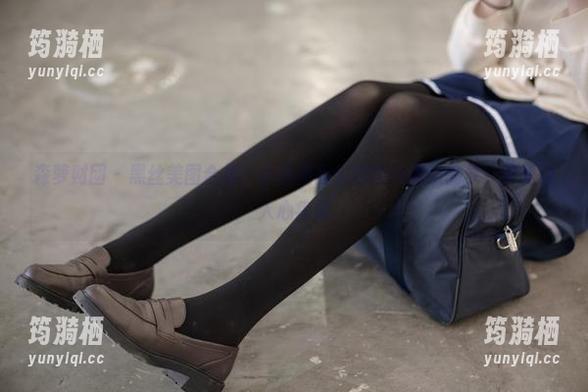 森萝财团 - 黑丝美图合集：小夜用足尖和丝线编织的梦，真是让人心痒痒