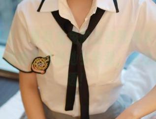 模范学院 – 草莓兔兔的全套死库水，图片每一帧都像在调皮地引导我，真是捉摸不透！