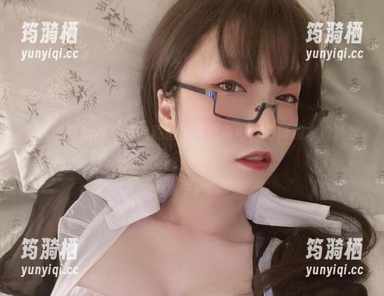 今天的精神饭就是次屁啦学姐的原图，更新根本没让我失望！