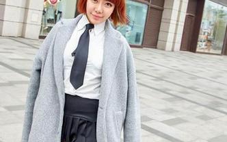 爱丝 – 索菲的秘密写真作品，下载后才能体会那种微妙的感觉！