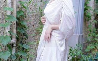 秀人网 – 容容容Alice日常图集大揭秘，原图里的小惊喜等着你！