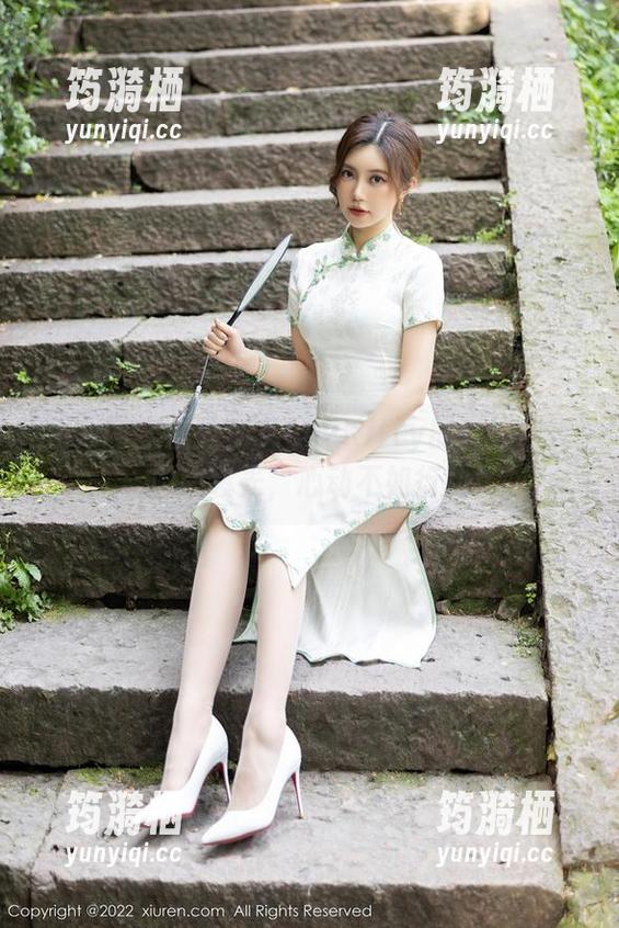 秀人网 - 白丝仙女小夕Kitty的在线写真，原图曝光，心动不如行动！