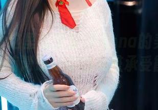 秀人网 – 这里有李雪婷Anna的美脚合集，下载前请确认你的心脏承受能力！