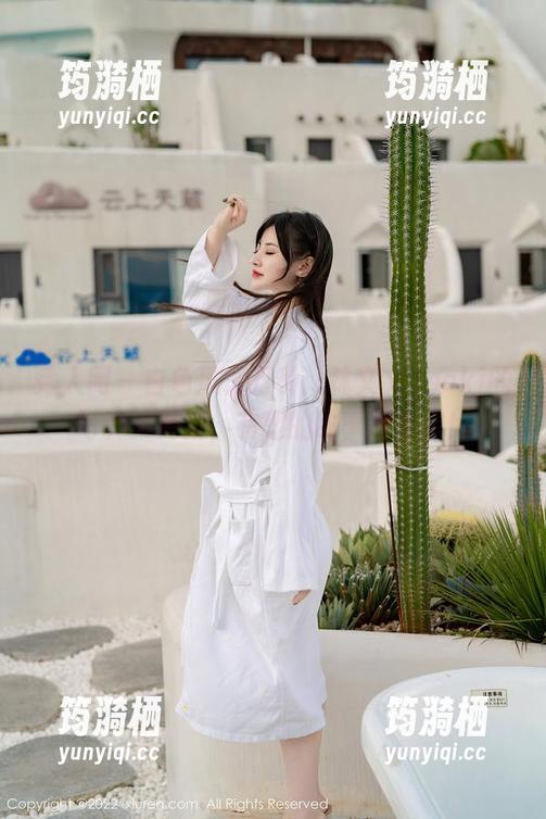 秀人网 - 白色风情万种：林文文yooki的写真集更新，有趣的故事等着你！