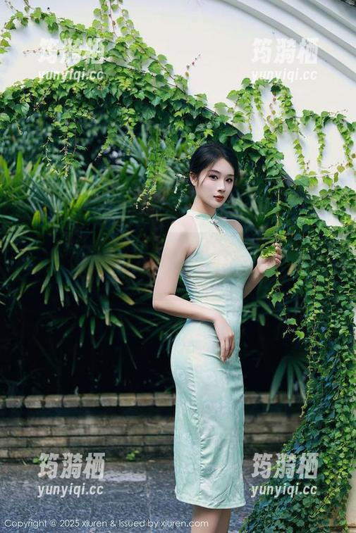 秀人网 - 放学后的王梓童Doirs，校园写真集里藏着多少欢乐的瞬间？
