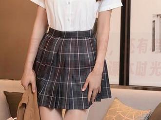 秀人网 – 校园不止有书本，还有程程程的写真，那些被丢失的课本时光！