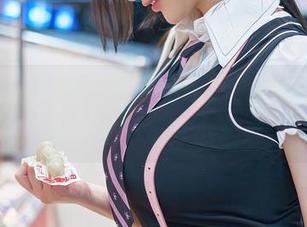 秀人网 – 翻开苏曼兮的死库水画册，图片里藏着的那些小心思