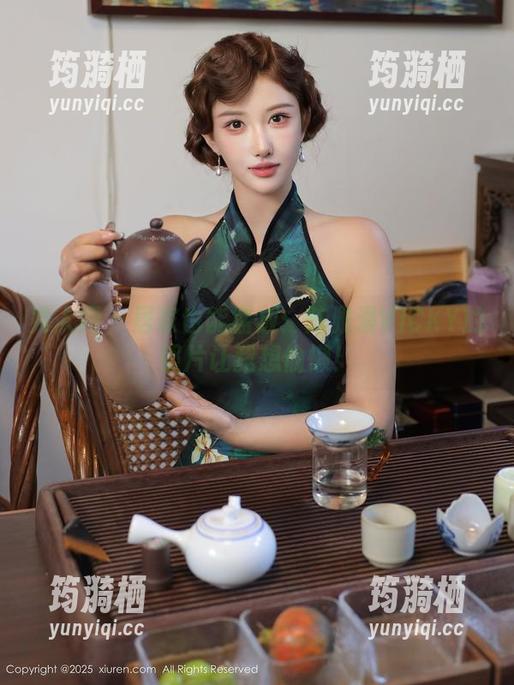 秀人网 - 居家也能盛放：陈雅漫VICKY的照片让我想偷懒！