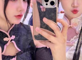 在秋山AkI的定制牛仔裤里，感觉自己仿佛可以征服整个秋天。