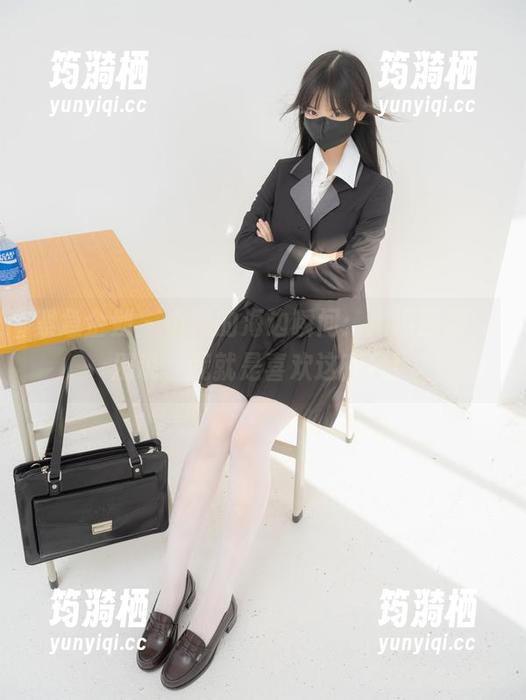 紧急企划 - 小恩的海边瞬间：高清图册，别说，我就是喜欢这夜风！