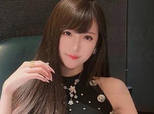 腐团儿Ikaros化身尼禄·克劳狄乌斯：那一瞬间，我的心跳仿佛也加入了cos的行列！