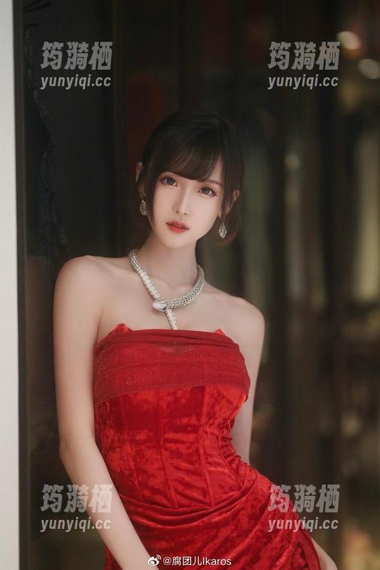 腐团儿Ikaros的尼尔机械纪元图集，身材和气质的完美结合，不得不说厉害了！