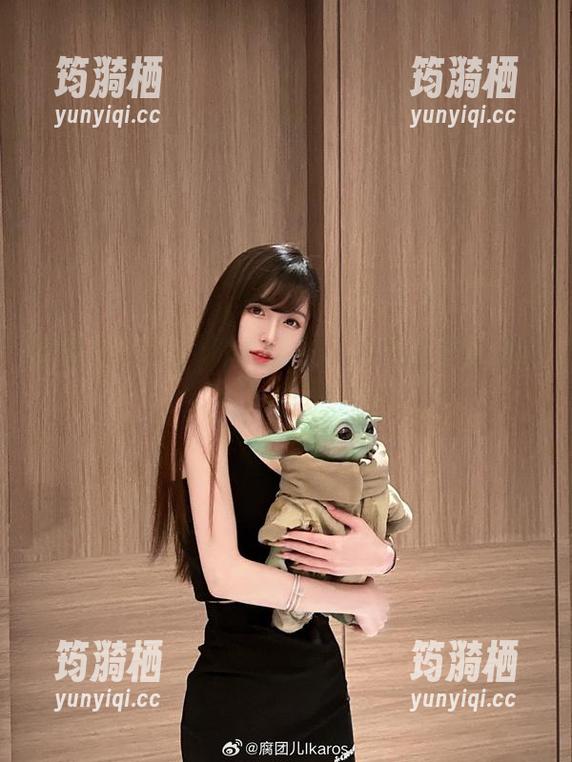 腐团儿Ikaros 定制的狂欢:腐团儿Ikaros带你走进‘肉丝’的模糊边界