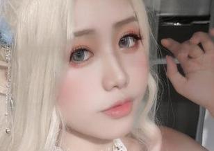 芊川一笑MNK的私拍图包：黑兽克洛伊在阳光下的迷雾中游荡