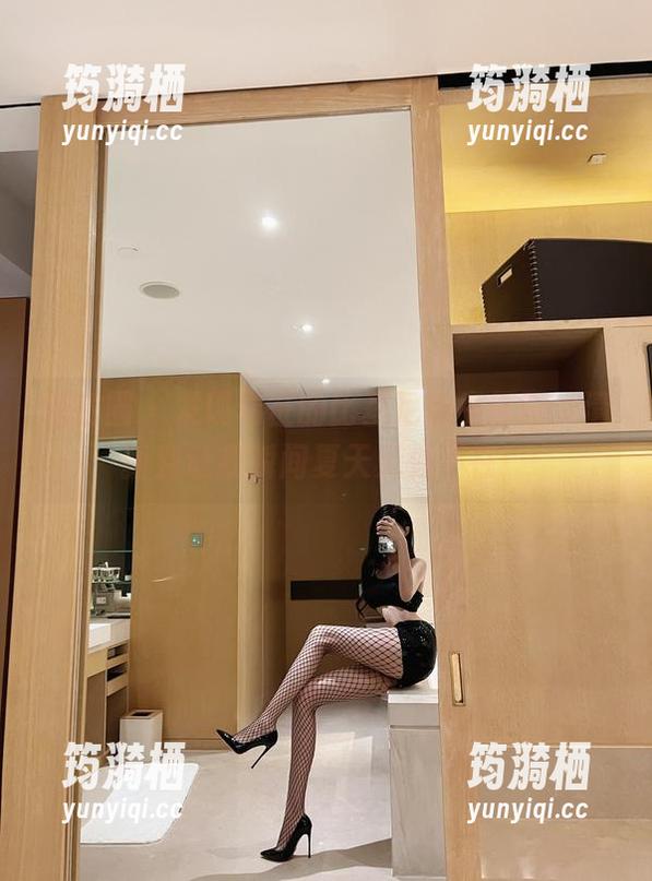 微密圈 - 发现葛征的比基尼私房原图，清新到让我瞬间夏天无处不在！