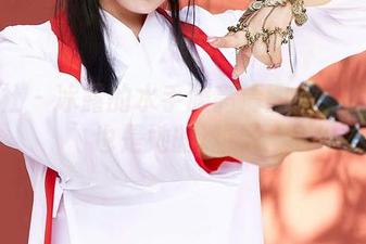 蜜桃社 – 冰露的水手服高清图集：难道风也是她的迷弟？