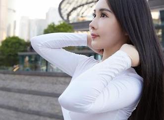 蜜桃社 – “结衣泳衣图集：你能找到‘这个’泳池吗？下载后请告诉我！”水波荡漾，心也跟着晃…