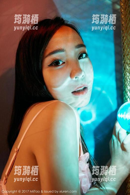 蜜桃社 - 雪飞黑白写真：高清美图背后，谁还敢说我只会发呆？
