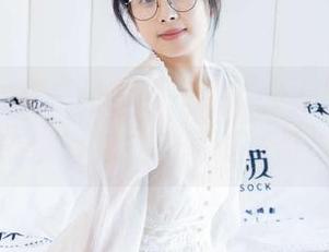 袜啵啵 – 从“甜甜圈”到“少女”：你从来没有见过的写真壁纸！