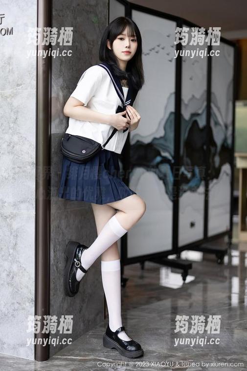 语画界 - 绯月樱cherry的夏日写真：不小心流出的优雅，哎呀，真是没办法！