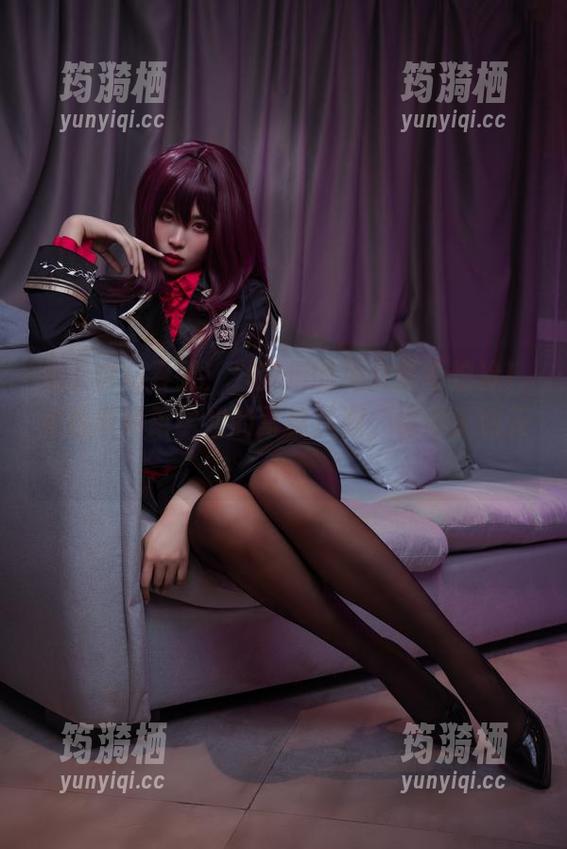兔子也有春天，兴登堡的兔女郎不怕冷！来看看轩萧学姐的写真资源，保你乐翻天！