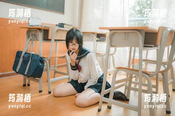 逐月Su的神奇套装：私拍不仅仅是穿衣，还能穿心！