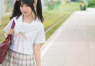 铭铭kizami的最新写真+自撮资源，一瞬间就想把她戳到屏幕里
