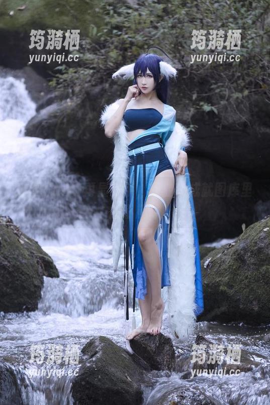 阮邑Fairy再显身手，职业装成就图库里的小趣味