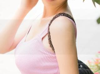 青豆客 – 试试罗婉莹的无圣光姐姐图包，每一张都是一出“生活舞台剧”的剧照。