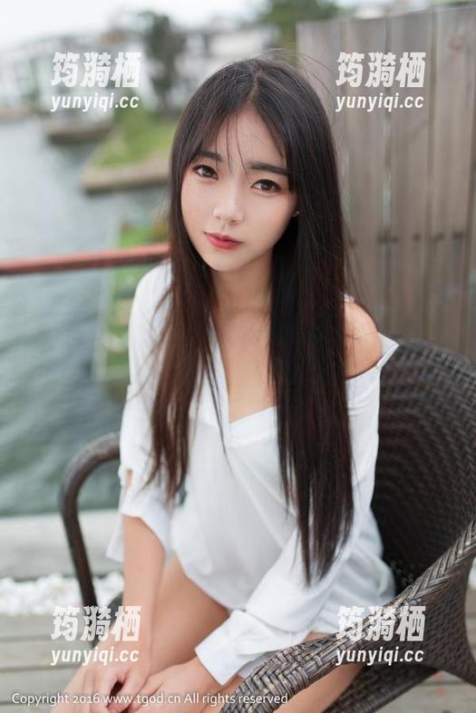 青豆客 - 在三亚环游，和陈嘉瑶AYomiabe的私拍相遇：原图飘散的夏日气息