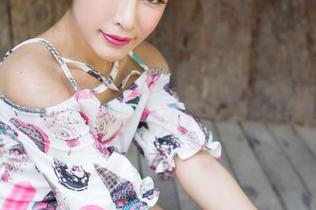 魅妍社 – 当婚纱遇上陈雅漫VICKY，最新图片大揭秘——谁说婚纱只能给新娘穿？