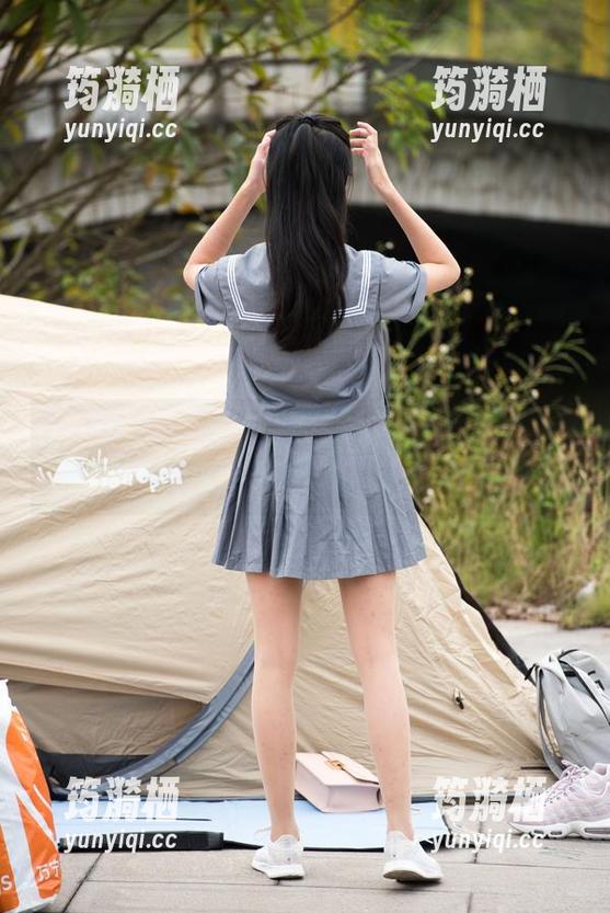 精选套图：超能牛仔热裤与高跟，让你心动不已的魔镜街拍！